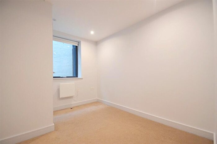 2 Bedroom Duplex To Rent In Manor Place, Sutton, SM1