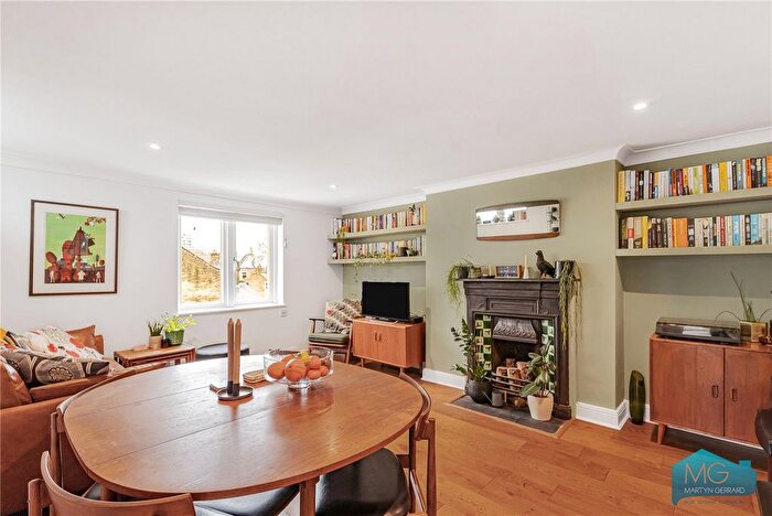 2 Bedroom Flat For Sale In Caledonian Road, London, N7