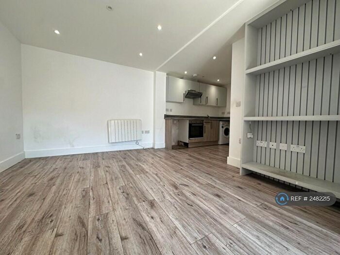1 Bedroom Flat To Rent In Ravensdale Estate, London, N16