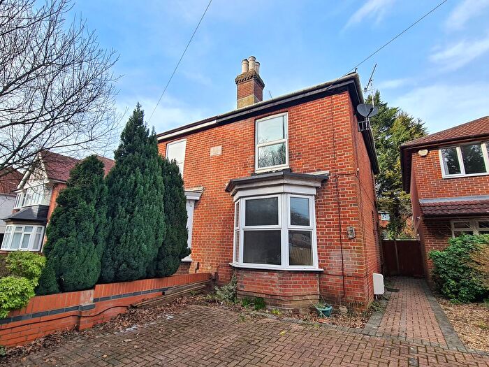 3 Bedroom Semi Detached House To Rent In Burgess Road, Southampton, SO16