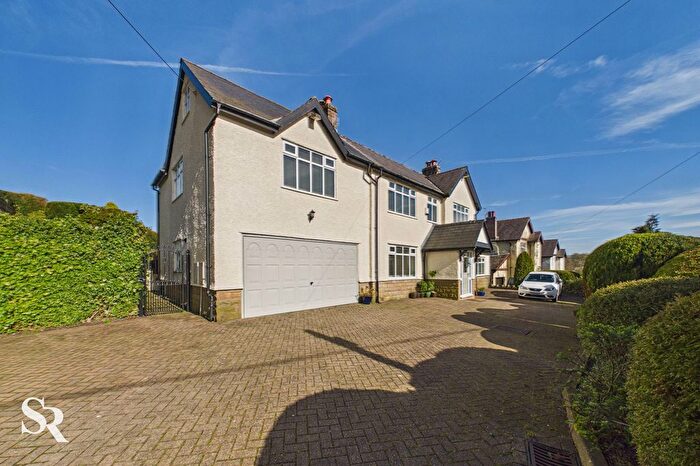 4 Bedroom Detached House For Sale In Eccles Road, Chapel-En-Le-Frith, SK23