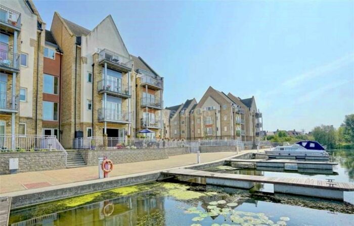 2 Bedroom Apartment To Rent In Wren Walk, St Neots, PE19