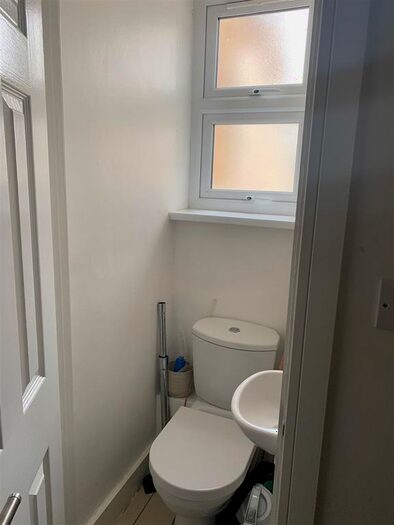 3 Bedroom Flat To Rent In Malvern Road, London, NW6