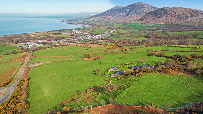 2 Bedroom Detached House For Sale In Caer Hafoty, Trefor - Ac, LL54