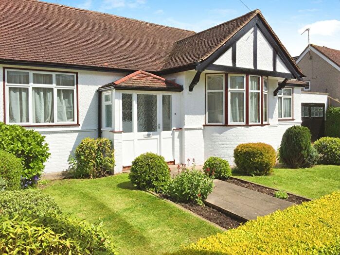 3 Bedroom Bungalow To Rent In Parkfield Crescent, Feltham, Greater London, TW13