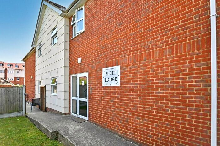 2 Bedroom Apartment For Sale In Lionel Road, Canvey Island, SS8