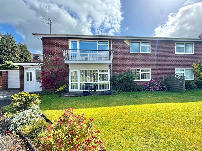2 Bedroom Flat For Sale In Fulshaw Court, Wilmslow, SK9