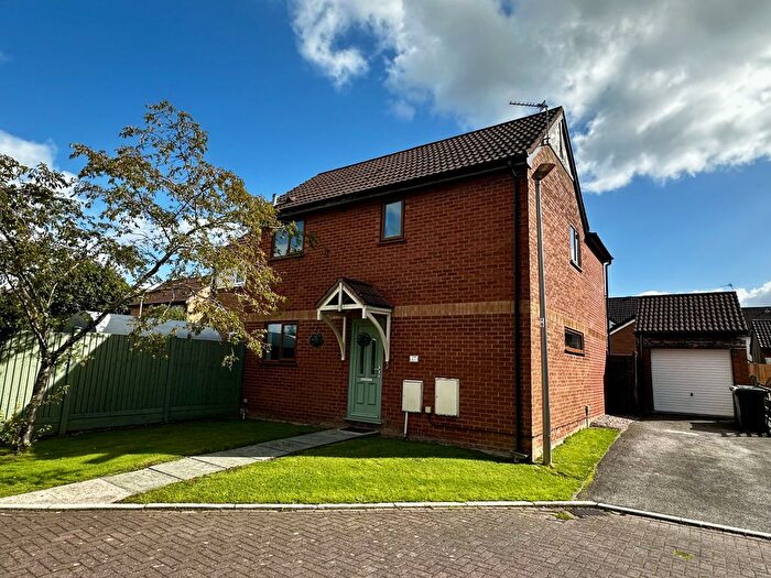 4 Bedroom Semi Detached House For Sale In Meadowsweet Road, Mobberley, WA16