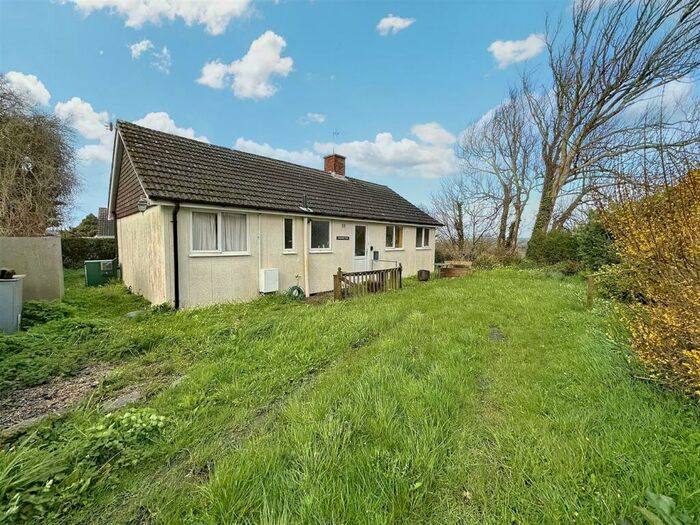 3 Bedroom Detached Bungalow For Sale In Jameston, Tenby, SA70