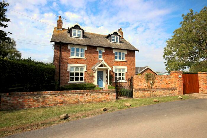 4 Bedroom Detached House For Sale In Dunnington, Driffield, YO25