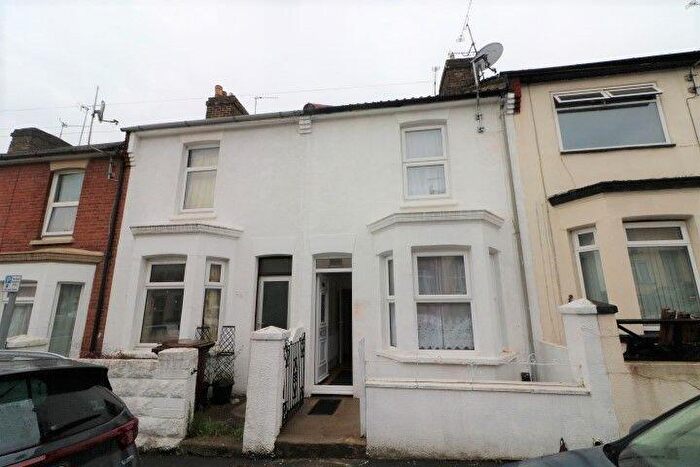 3 Bedroom Terraced House To Rent In Baden Road, Gillingham, ME7