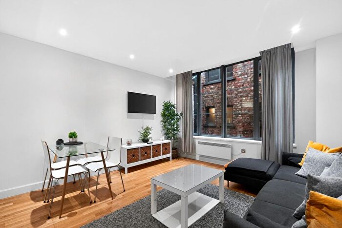 2 Bedroom Flat For Sale In Popes Head Court, Peter Lane, YO1