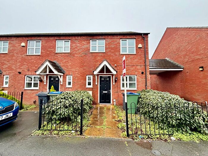 3 Bedroom Property To Rent In Batmanshill Road, Bilston, WV14