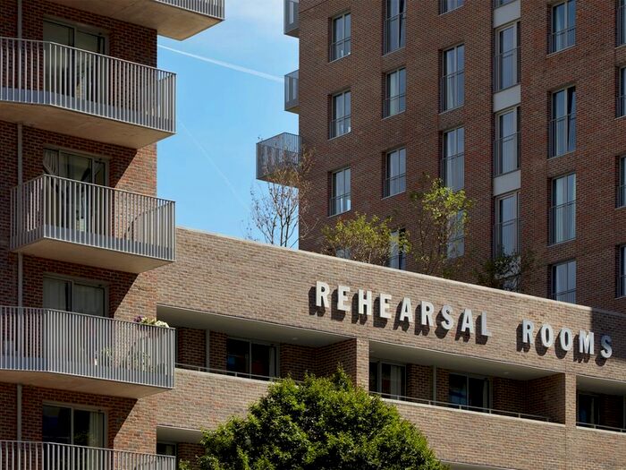 2 Bedroom Flat To Rent In Victoria Road, London, W3