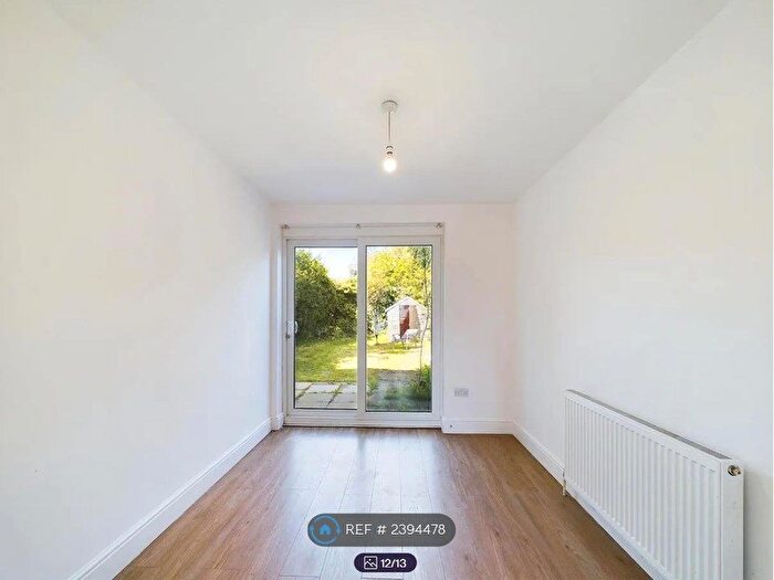 4 Bedroom Terraced House To Rent In Beatrice Close, Pinner, HA5