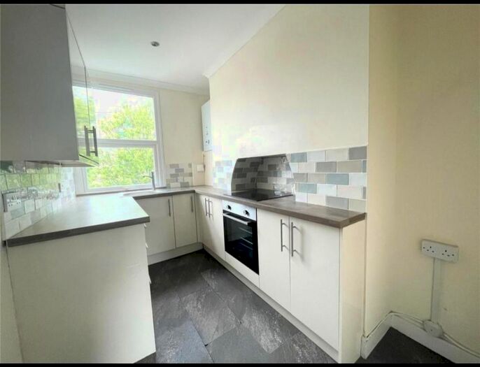 1 Bedroom Flat To Rent In Parrock Street, Gravesend, DA12