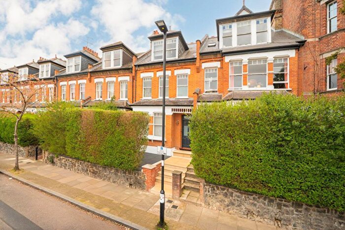 7 Bedroom End Terrace House For Sale In Heathville Road, London, N19