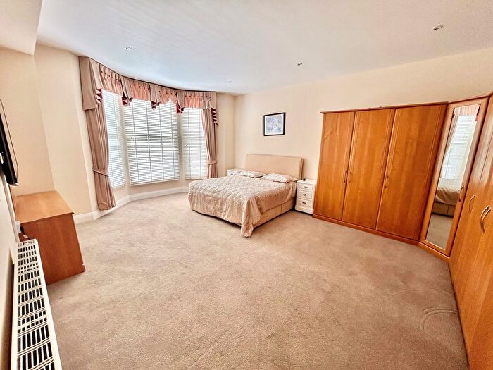 2 Bedroom Flat To Rent In Clarence Parade, Southsea, PO5