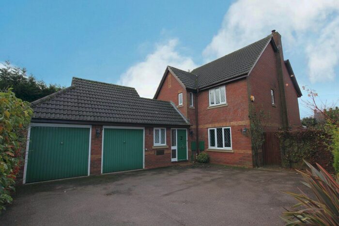 4 Bedroom Detached House To Rent In Cheney Gardens, Middleton Cheney, Oxon, OX17