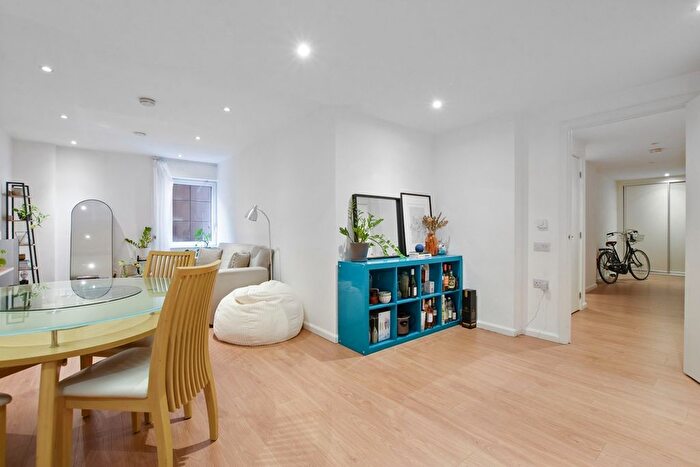 2 Bedroom Flat For Sale In The Saddler Building, Wharf Road, London, N1