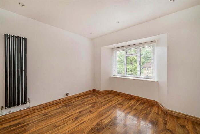 2 Bedroom Flat To Rent In Clytha Court, Gipsy Road, West Norwood, SE27