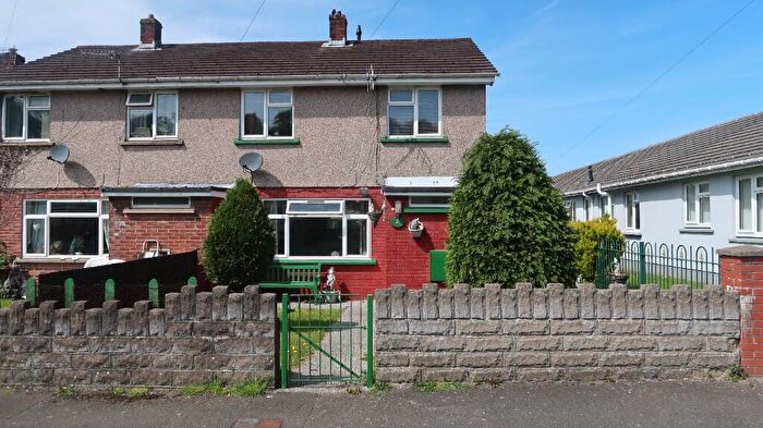 3 Bedroom Semi Detached House For Sale In Sirhowy View, Pontllanfraith, NP12