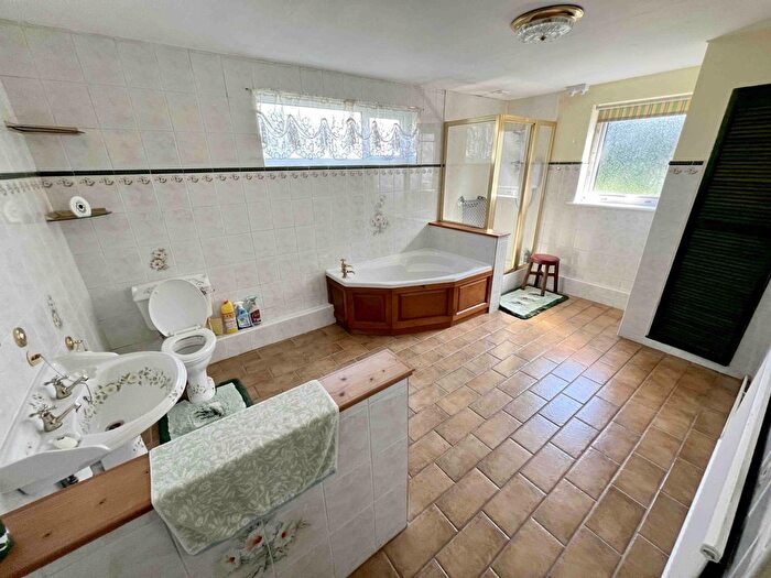 2 Bedroom Bungalow For Sale In Bolgoed Road, Pontarddulais, Swansea, SA4