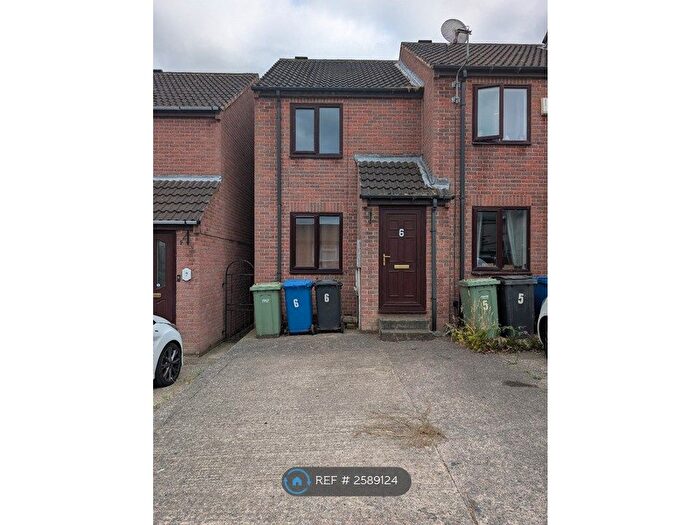 2 Bedroom End Of Terrace House To Rent In Mitchell Villas, New Whittington, Chesterfield, S43