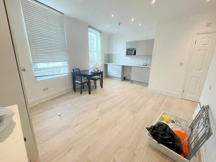 Studio To Rent In Lower Clapton Road, Hackney, E5