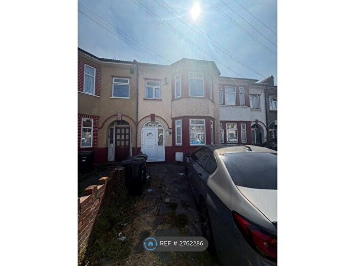 4 Bedroom Terraced House To Rent In Perth Road, Ilford, IG2