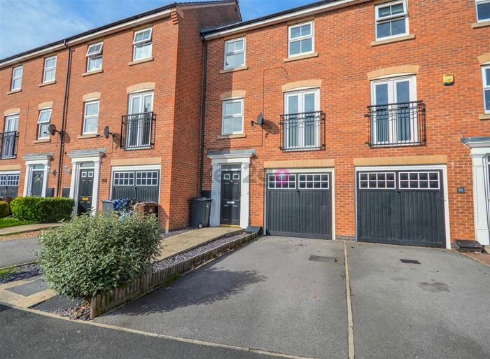 3 Bedroom Terraced House To Rent In Oxclose Park Way, Halfway, S20