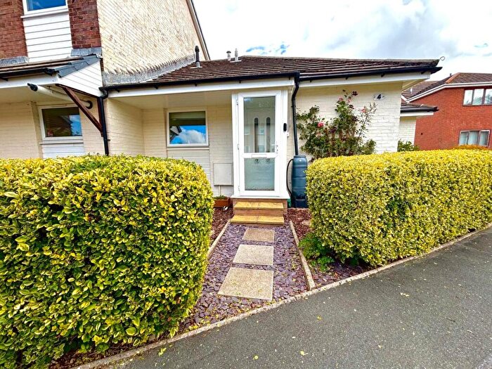 2 Bedroom Bungalow For Sale In Alvington Manor View, Newport, PO30