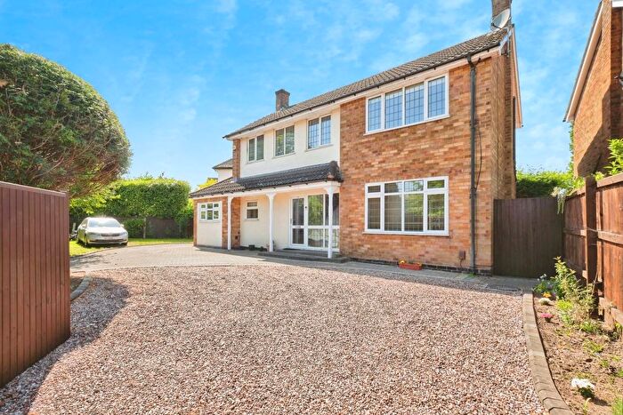 3 Bedroom Detached House For Sale In Birmingham Road, Lichfield, WS14