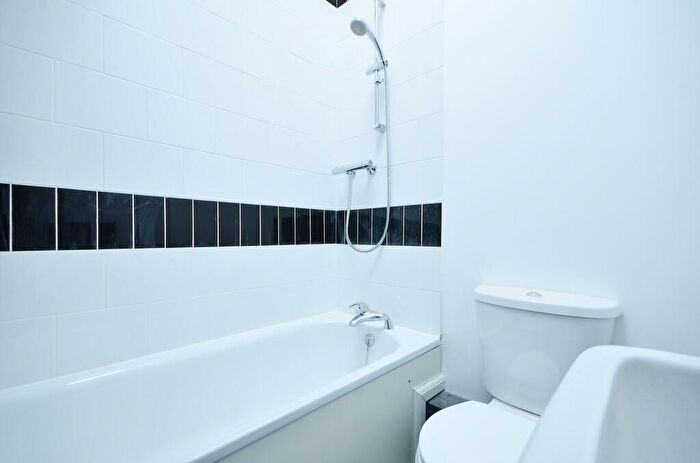 2 Bedroom Flat To Rent In Waldram Park Road, Forest Hill, London, SE23