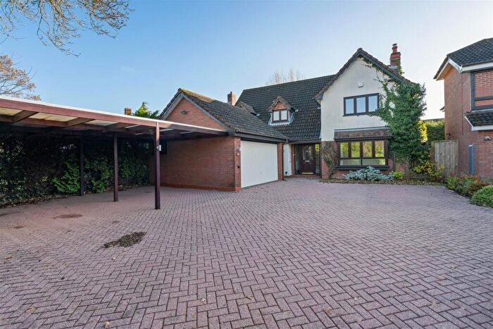 4 Bedroom Detached House To Rent In Cheveridge Close, Solihull, B91