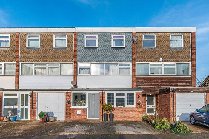 5 Bedroom Terraced House For Sale In Knighton Close, South Croydon, CR2