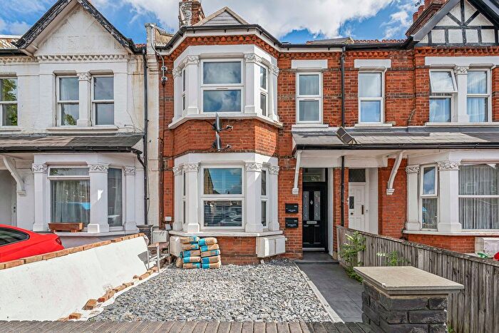 2 Bedroom Flat For Sale In Church Road, Hanwell, W7