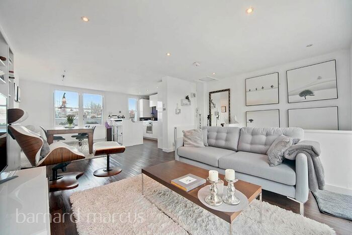 3 Bedroom Flat To Rent In Ifield Road, Chelsea, SW10