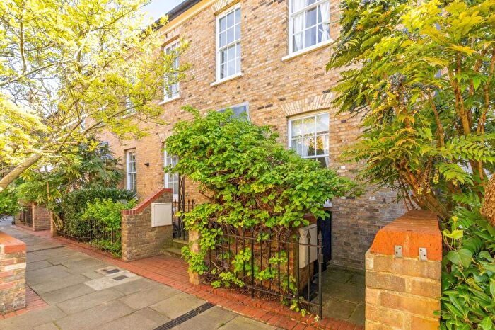 1 Bedroom Flat For Sale In Elderwood Place, West Norwood, London, SE27