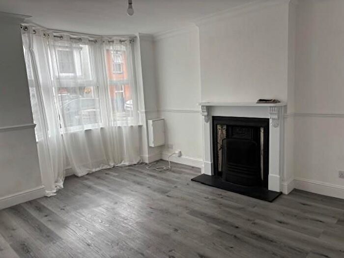 2 Bedroom Property To Rent In Adrian Road, Abbots Langley, Hertfordshire, WD5