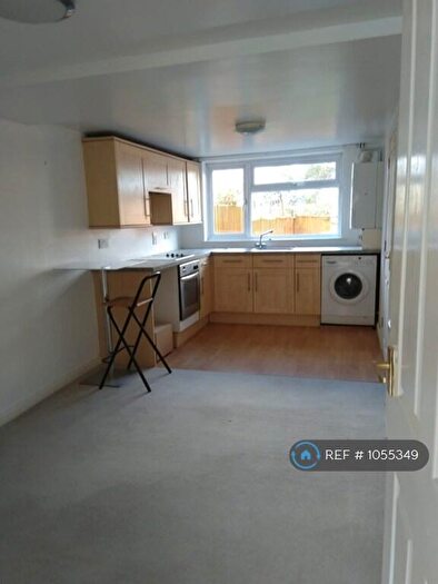 1 Bedroom Flat To Rent In Windsor, Windsor, SL4