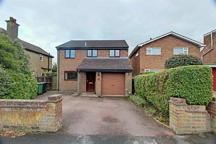 4 Bedroom Detached House To Rent In Highfield Road, Tring, HP23