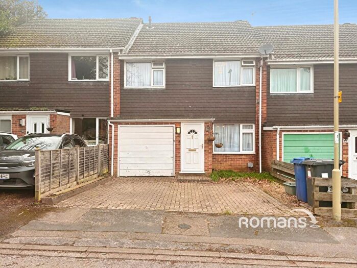3 Bedroom Terraced House For Sale In Stoney Close, Yateley, Hampshire, GU46
