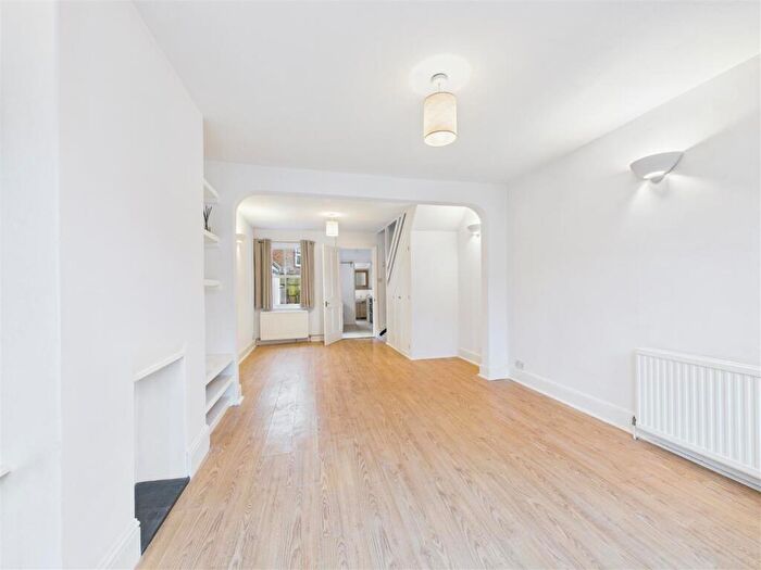 3 Bedroom House To Rent In Bunyan Road, Hitchin, Hertfordshire, SG5