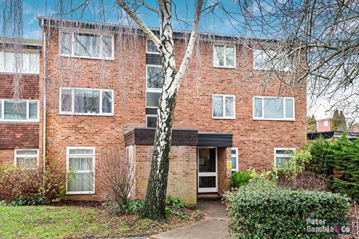 1 Bedroom Flat For Sale In Buckingham Avenue, Perivale, Greenford, UB6