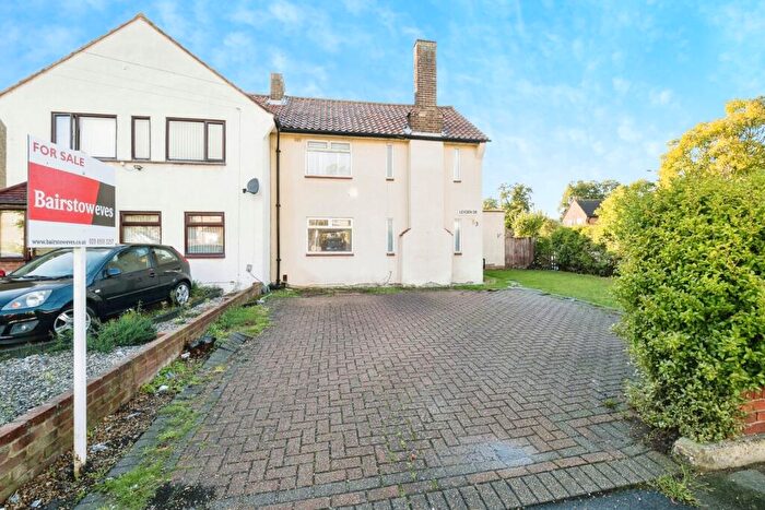 4 Bedroom Semi-Detached House For Sale In Lexden Drive, Romford, RM6