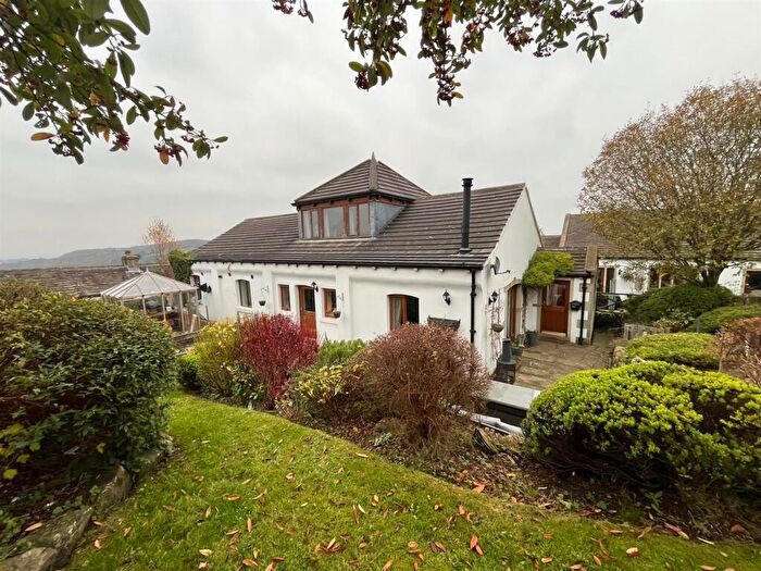 4 Bedroom Detached House To Rent In Top O' Th' Bank, Thurstonland, HD4