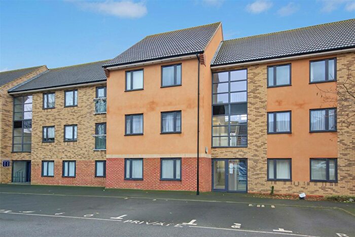 2 Bedroom Flat For Sale In Mitchell Court, Wellingborough, NN8