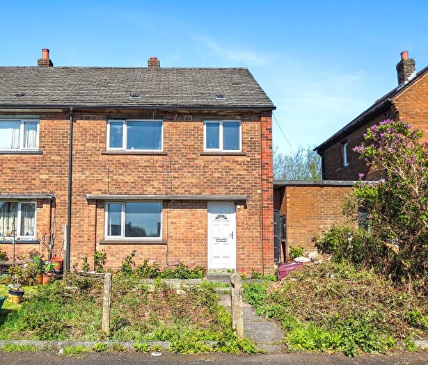 3 Bedroom Semi-Detached House For Sale In Iris Avenue, Kearsley, Bolton, BL4