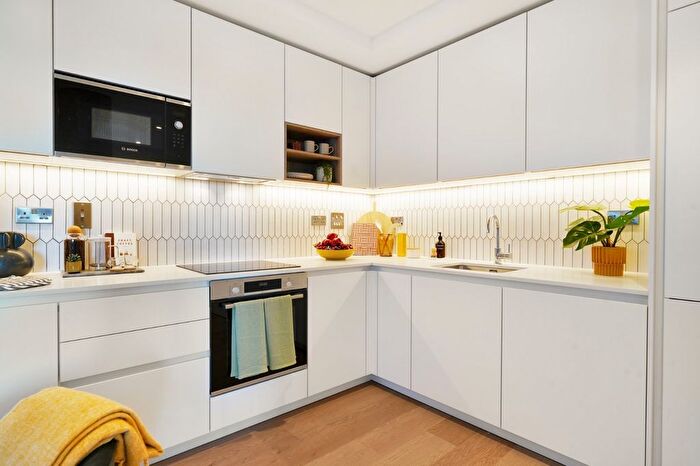 3 Bedroom Flat To Rent In Park Lane, Wembley, HA9